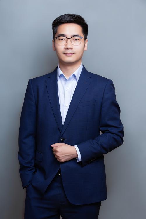 叶素华 跟组制片负责人